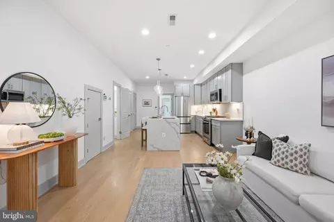 Entry Way - 1632 K St NE #2, Washington, DC 20002 photo 2 of 3