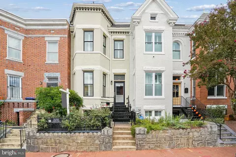 Exterior - 914 C St NE, Washington, DC 20002 photo 2 of 8