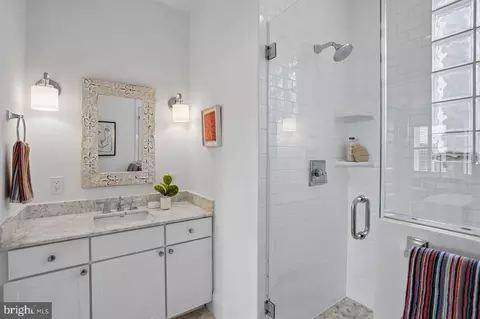 Bath - 914 C St NE, Washington, DC 20002 photo 2 of 4
