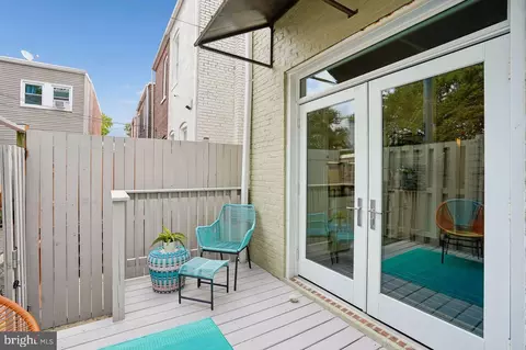 Exterior - 914 C St NE, Washington, DC 20002 photo 5 of 8