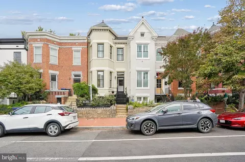 Exterior - 914 C St NE, Washington, DC 20002 photo 7 of 8