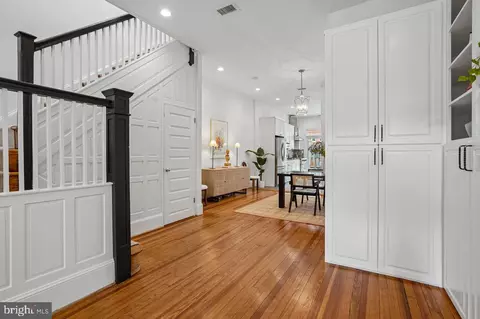 Entry Way - 914 C St NE, Washington, DC 20002 photo 3 of 8