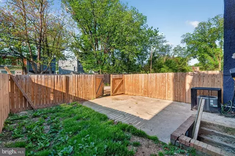 Exterior - 4636 Hillside Rd SE, Washington, DC 20019 photo 6 of 7
