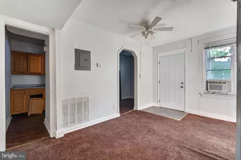 Entry Way - 4636 Hillside Rd SE, Washington, DC 20019 photo 6 of 9
