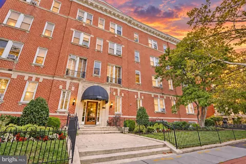 1526 17th St NW #215, Washington, DC 20036