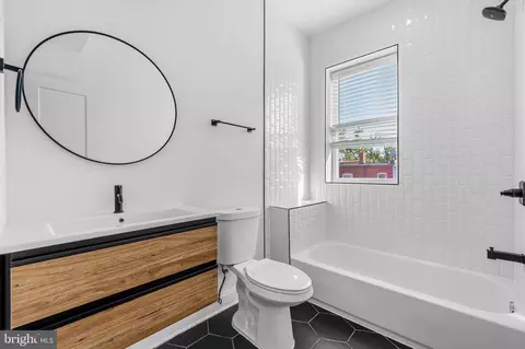 Bath - 907 L St NE, Washington, DC 20002 photo 5 of 6