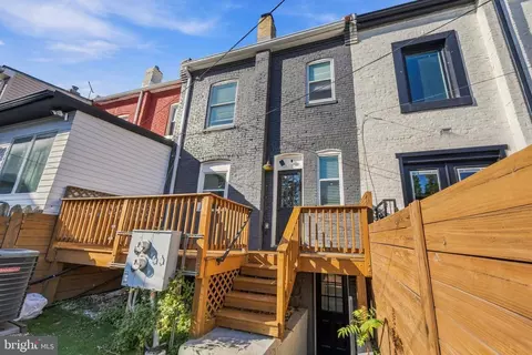 Exterior - 907 L St NE, Washington, DC 20002 photo 10 of 10