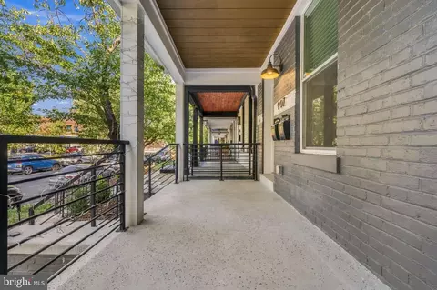 Exterior - 907 L St NE, Washington, DC 20002 photo 5 of 10