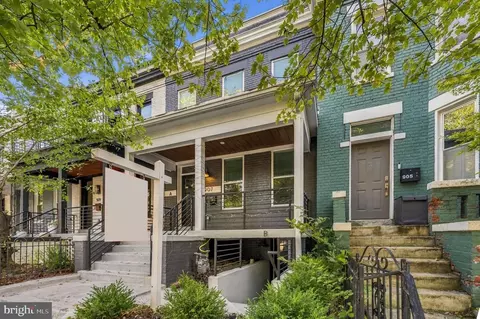 Exterior - 907 L St NE, Washington, DC 20002 photo 4 of 10