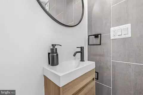 Bath - 907 L St NE, Washington, DC 20002 photo 1 of 6