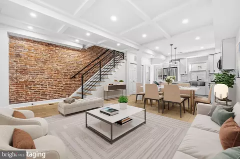 Living - 907 L St NE, Washington, DC 20002 photo 1 of 4