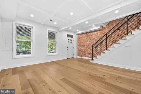 Living - 907 L St NE, Washington, DC 20002 photo 2 of 4