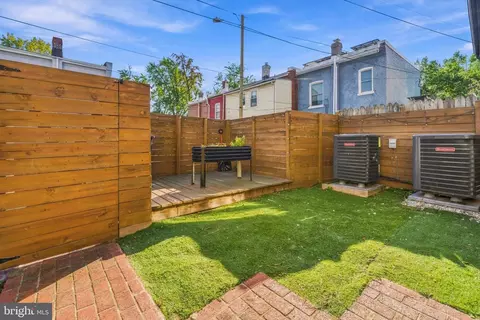 Exterior - 907 L St NE, Washington, DC 20002 photo 8 of 10