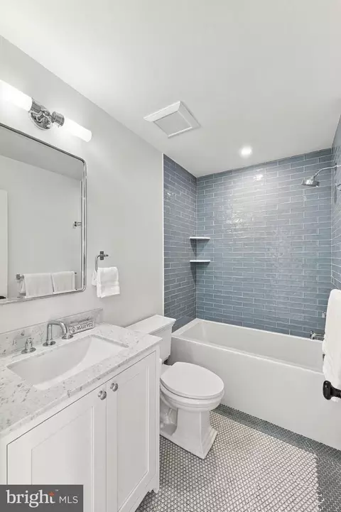 Bath - 1818 Independence Aly SE, Washington, DC 20003 photo 5 of 6