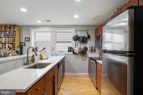 732 Lamont St NW #203, Washington, DC 20010