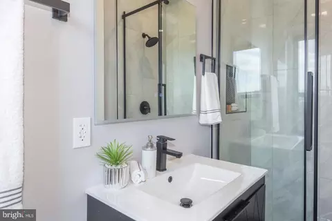 Bath - 1332 G St SE #3, Washington, DC 20003 photo 8 of 8