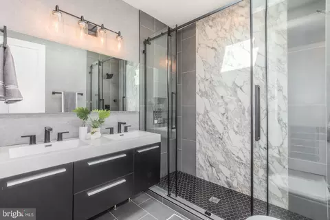 Bath - 1332 G St SE #3, Washington, DC 20003 photo 1 of 8