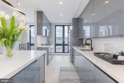 1332 G St SE #3, Washington, DC 20003