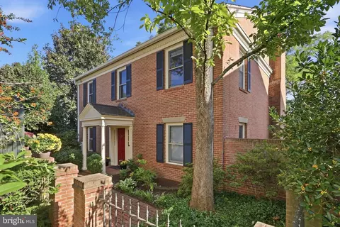 1617 NW 31st St NW, Washington, DC 20007