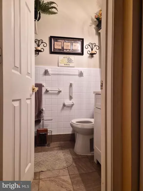 Bath - Undisclosed, Washington, DC 20001 photo 1 of 2