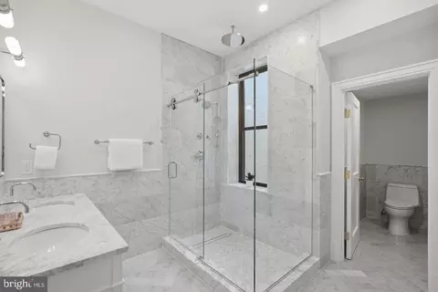 Bath - 626 A St NE, Washington, DC 20002 photo 2 of 6
