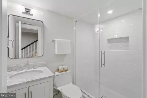 Bath - 626 A St NE, Washington, DC 20002 photo 6 of 6