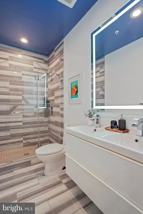 Bath - 1716 NE 3rd St NE #B, Washington, DC 20002 photo 3 of 3