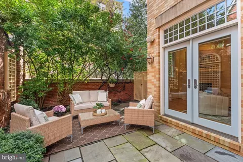 Exterior - 2995 38th St NW, Washington, DC 20016 photo 4 of 5