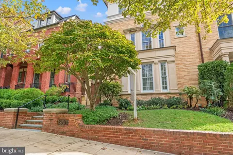 2995 38th St NW, Washington, DC 20016