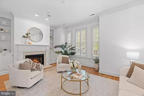 Living - 2995 38th St NW, Washington, DC 20016 photo 3 of 4