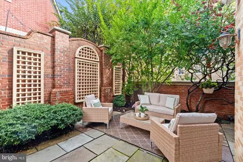 Exterior - 2995 38th St NW, Washington, DC 20016 photo 3 of 5