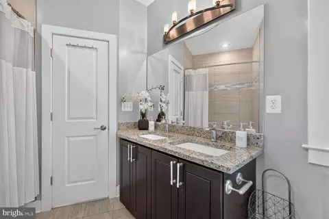 Bath - 2126 3rd St NE #B, Washington, DC 20002 photo 1 of 2
