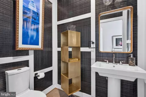 Bath - 45 Sutton Sq SW #PH01, Washington, DC 20024 photo 1 of 5