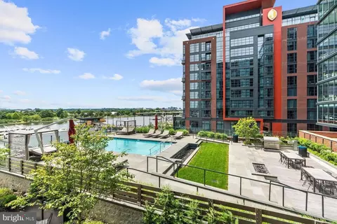 Exterior - 45 Sutton Sq SW #PH01, Washington, DC 20024 photo 4 of 10