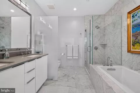 Bath - 45 Sutton Sq SW #PH01, Washington, DC 20024 photo 2 of 5