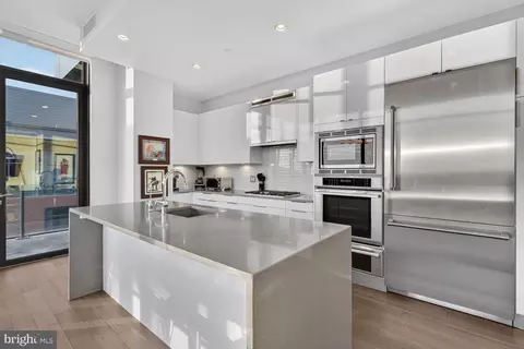 Kitchen - 45 Sutton Sq SW #PH01, Washington, DC 20024 photo 3 of 6