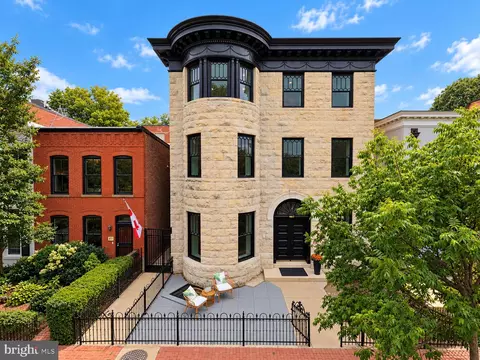 807 A St NE #101, Washington, DC 20002