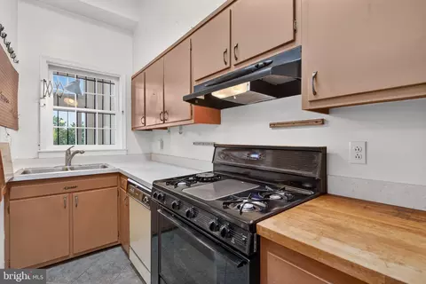 Kitchen - 312 D St NE, Washington, DC 20002 photo 1 of 2