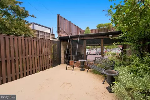 Exterior - 312 D St NE, Washington, DC 20002 photo 3 of 8
