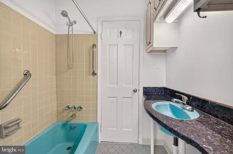Bath - 312 D St NE, Washington, DC 20002 photo 3 of 4