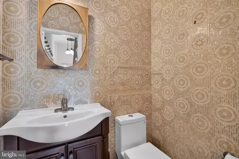 Bath - 312 D St NE, Washington, DC 20002 photo 1 of 4