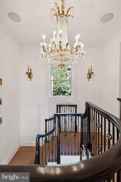 Entry Way - 2411 Tracy Pl NW, Washington, DC 20008 photo 4 of 5