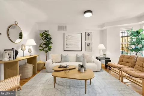 Living - 31 Florida Ave NE, Washington, DC 20002 photo 2 of 6