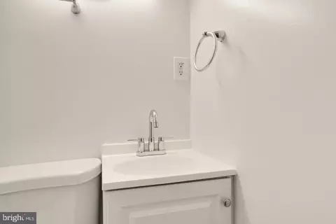 Bath - 31 Florida Ave NE, Washington, DC 20002 photo 4 of 4