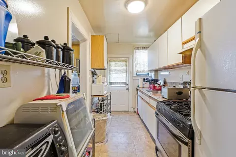 Entry Way - 4936 E Capitol St NE, Washington, DC 20019 photo 5 of 8