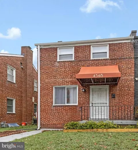 4348 D St SE, Washington, DC 20019