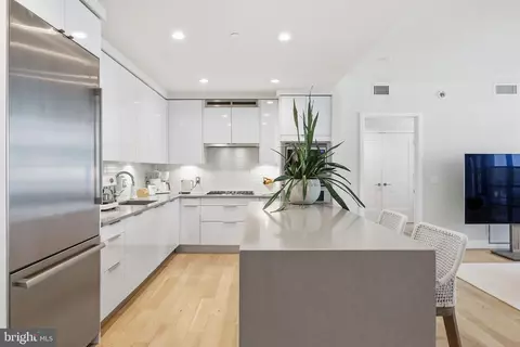 Kitchen - 45 Sutton Sq SW #706, Washington, DC 20024 photo 2 of 5