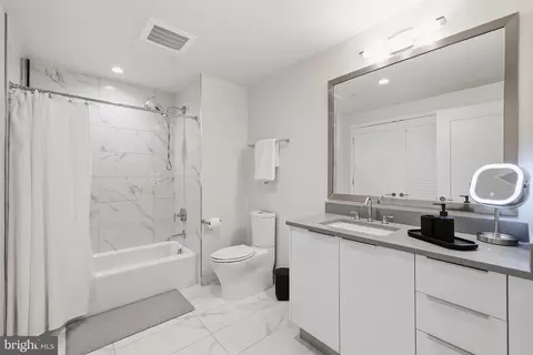 Bath - 45 Sutton Sq SW #706, Washington, DC 20024 photo 6 of 6