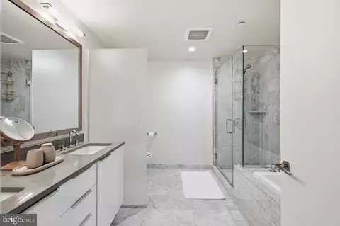 Bath - 45 Sutton Sq SW #706, Washington, DC 20024 photo 1 of 6
