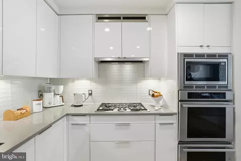 Kitchen - 45 Sutton Sq SW #706, Washington, DC 20024 photo 5 of 5